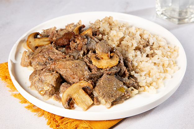 Ternera strogonoff con cham... a domicilio