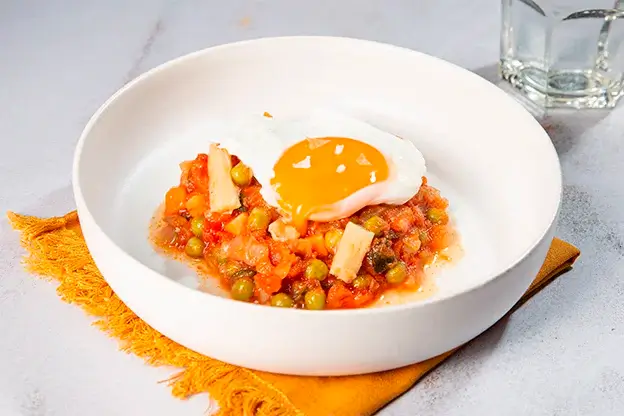 Huevo al plato con verduras a domicilio